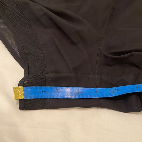 Athleta Mesh Racer Run Short 4 inch - Picture 9 of 9